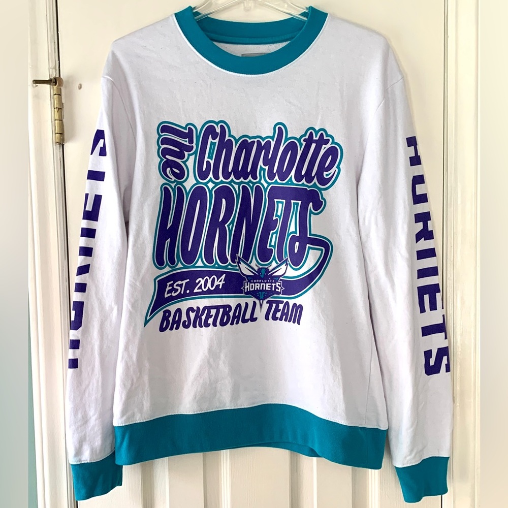 Vintage NBA Charlotte Hornets Basketball Sweatshirt